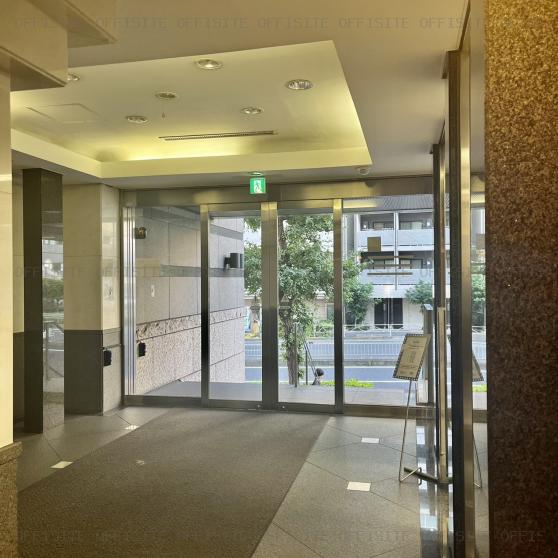 ＳＤＩ五反田ビルのオフィスビル出入口