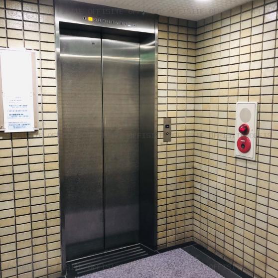 小川ビルのエレベーター