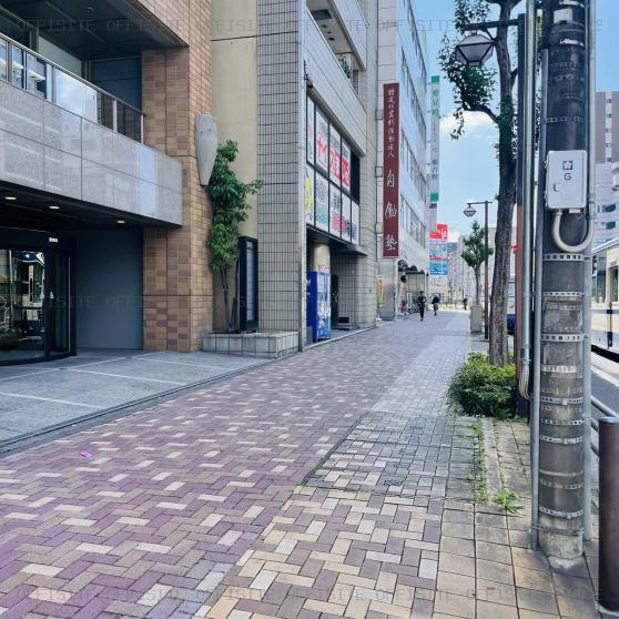 新名古屋ビルの前面歩道