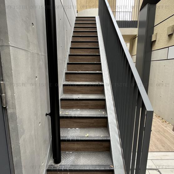 Ａ＊Ｇ井の頭公園プロジェクト（Ｗｅｓｔ）の2階直通階段