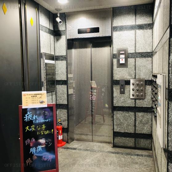 新宿ウエストスクエアのエレベーターホール
