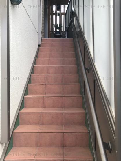 加藤ビルの階段