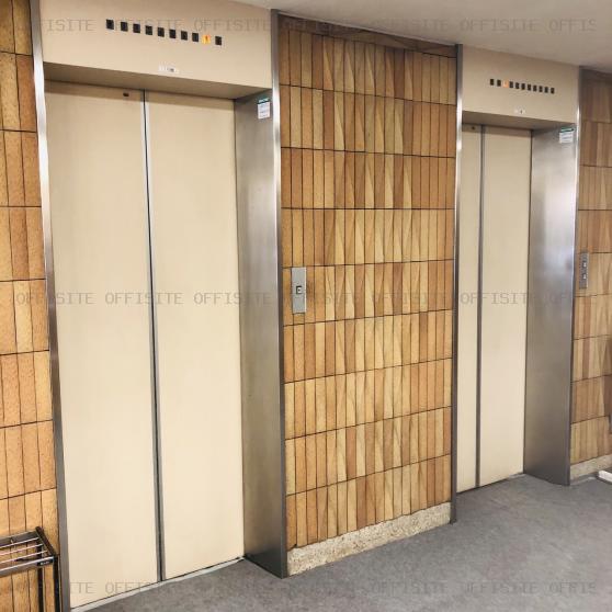 松村ビル本館のエレベーター