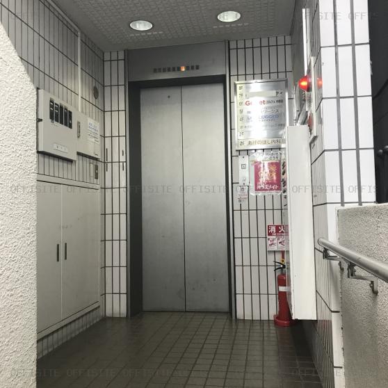 中野北口ビルのエレベーター
