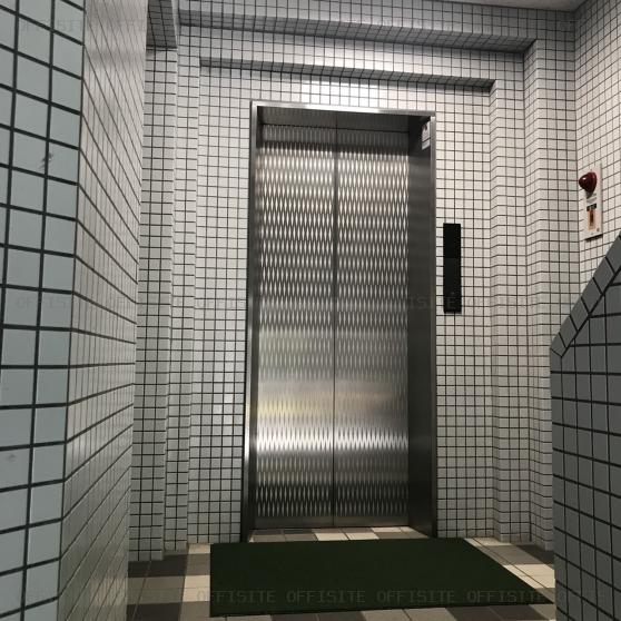 シントクビルのエレベーター