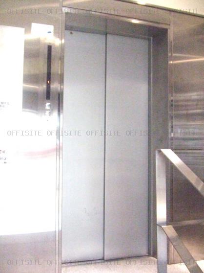 三仲（さんちゅう）ビルのエレベーター