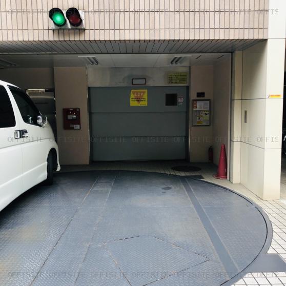 燦坤（サンクン）日本電器ビルの駐車場