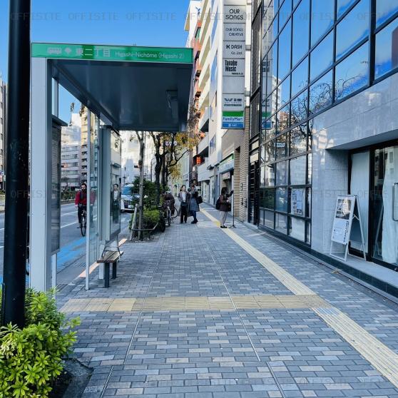 ＪＰ－ＢＡＳＥ渋谷の前面歩道