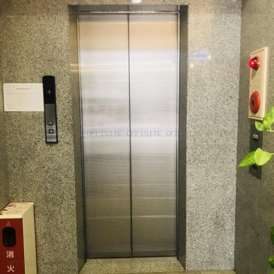 デュラス青山　ビルのエレベーター