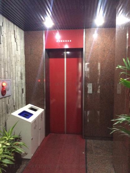 外神田三丁目ビルのエレベーター
