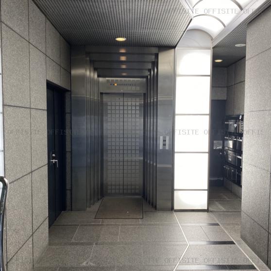 新宿光ビルのエレベーター