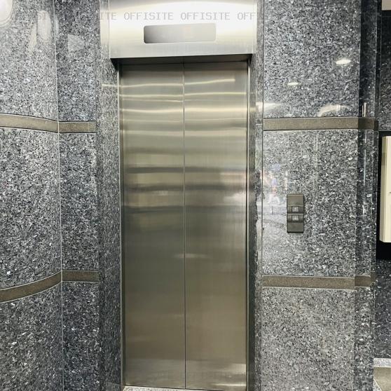 銀座富士屋ビルのエレベーター
