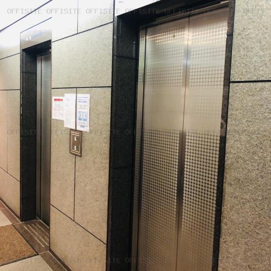 銀座マジソンビルのエレベーター