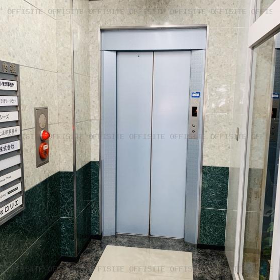 ロリエ四谷ビルのエレベーター