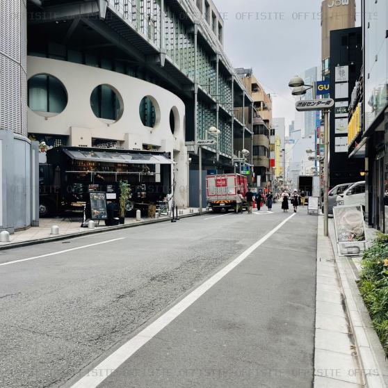 渋谷ビームのビル前面道路
