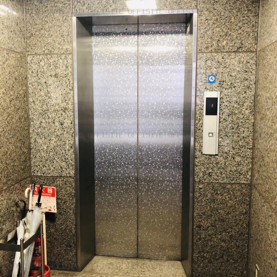 南部ビルのエレベーター