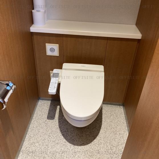 日土地西新宿ビルのトイレ