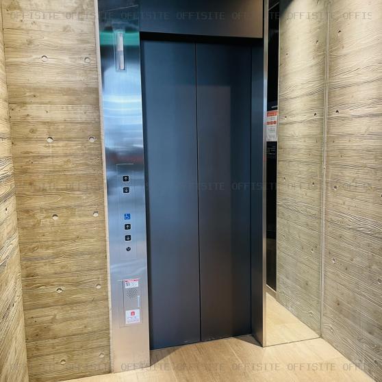 八千代ビルのエレベーター