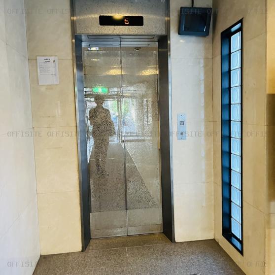 常光ビルのエレベーター