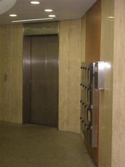 帝都渋谷ビルのエレベーター