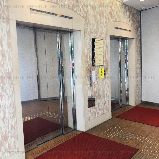 上野鈴乃屋本店ビルのエレベーター