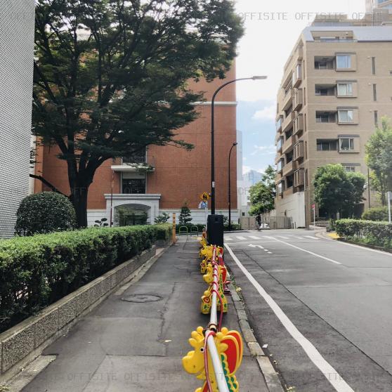 赤坂第一ビルのビル前面道路