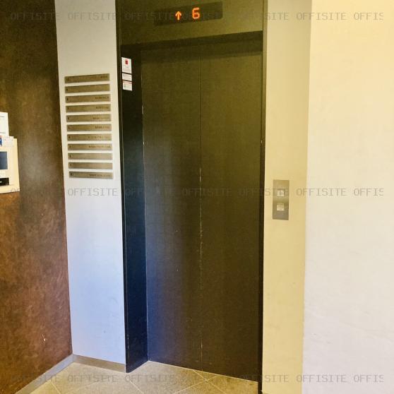 ＦＬＯＯＲ＆ＷＡＬＬＳ中野坂上のエレベーター
