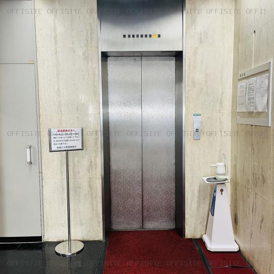 高嶋ビルのエレベーター