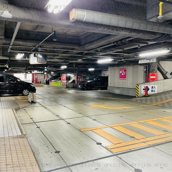 プライムタワー新浦安の駐車場
