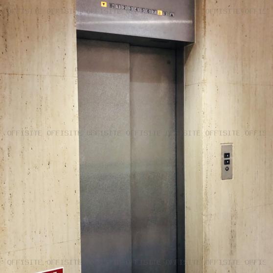西楽堂ビルのエレベーター