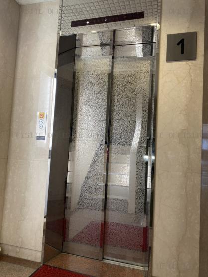 第二飯塚ビルのエレベーター