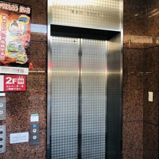 東辰ビルのエレベーター