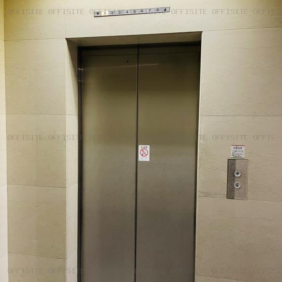金亀ビルのエレベーター