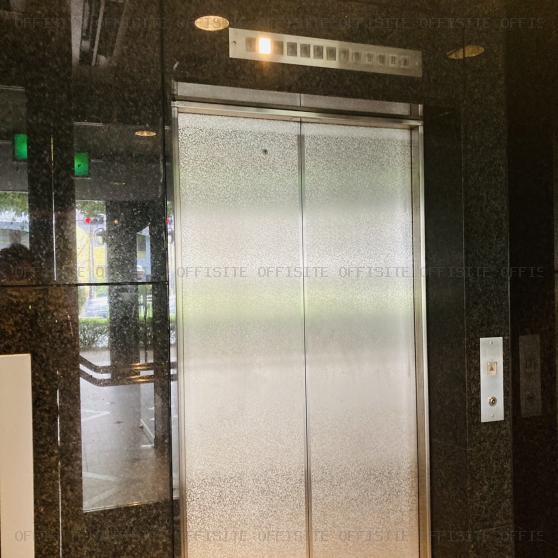 オーツービルのエレベーター