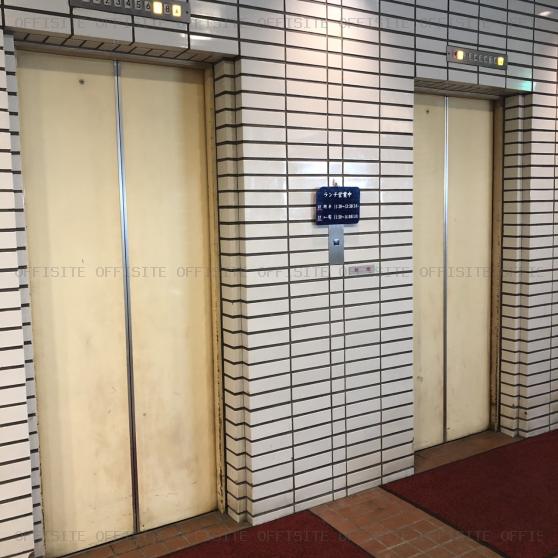 金田中ビルのエレベーター