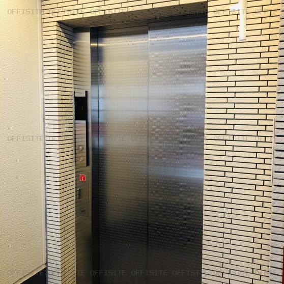 ＤＢ上野Ⅲのエレベーター