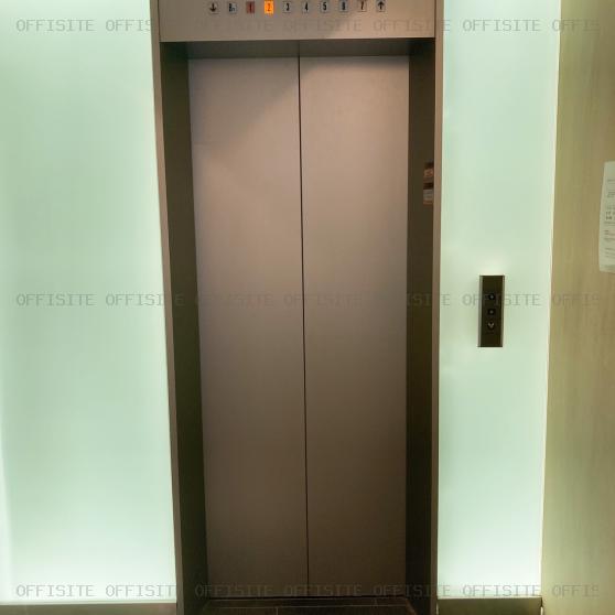 東八重洲プレイスのエレベーター