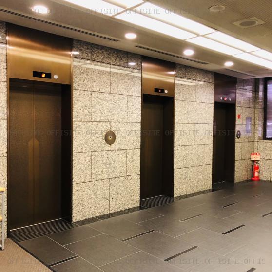 三井住友銀行人形町ビルのエレベーター