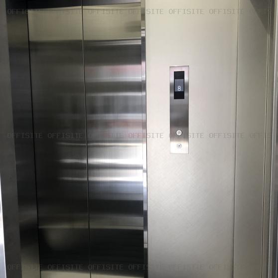 ＩＲＩＥ ＦＩＲＳＴ ＰＬＡＺＡ（アイリーファーストプラザ）のエレベーター