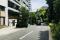 コスモ新宿御苑ビルのビル前面道路