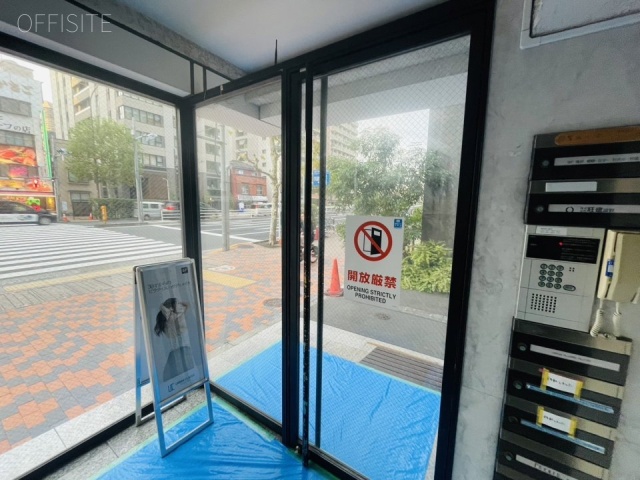 オーケンビル エントランス