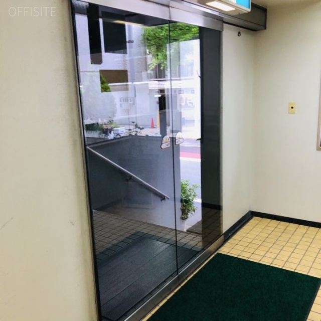 児谷ビル エントランス