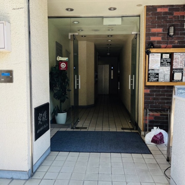 トライエム大手町ビル エントランス