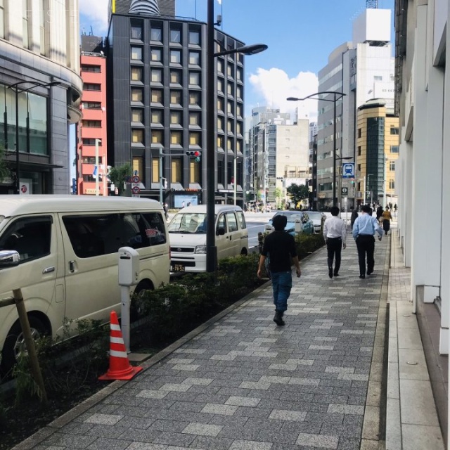 日本橋大栄ビル ビル前面道路