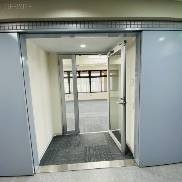 立川NAC(ナック)ビル 7・8階 貸室入口