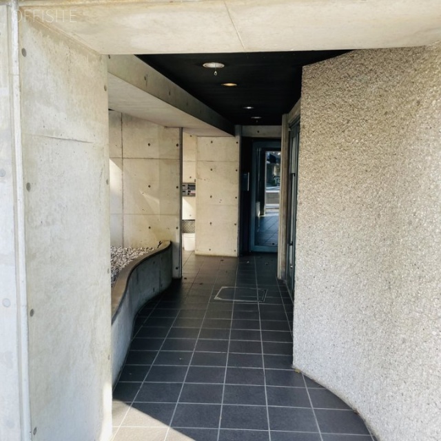 メイプルヒルズ千駄ヶ谷 エントランス