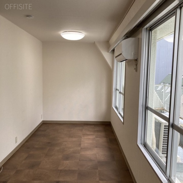 ライオネス浜松町 607号室 室内