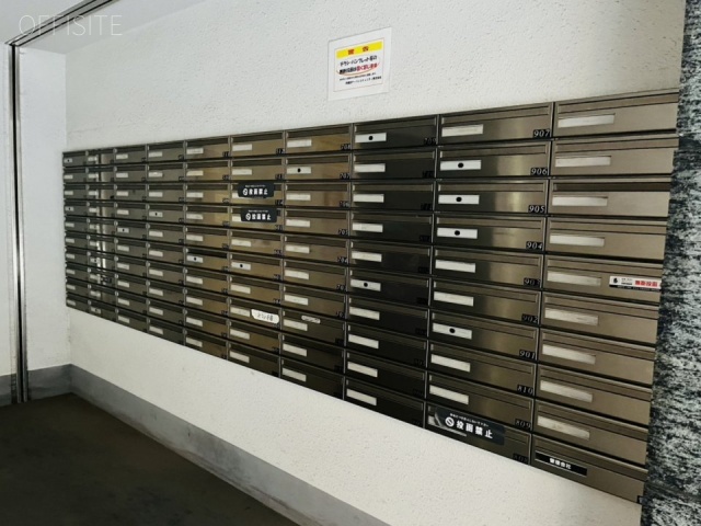 レジディア四谷三丁目ビル エントランス