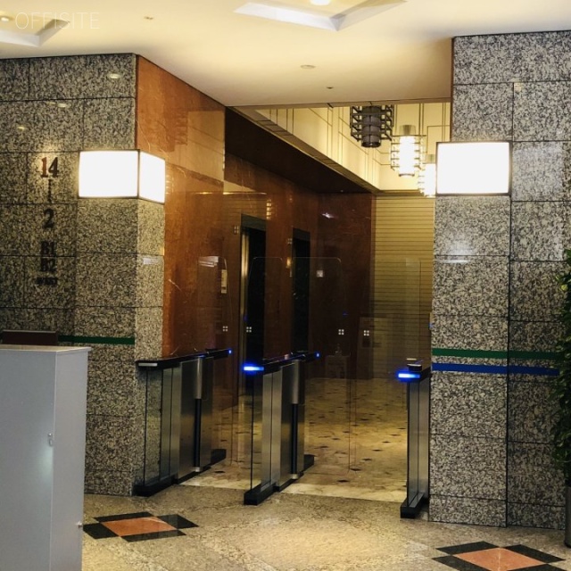 大手町ファーストスクエアウエストタワー フラッパーゲート