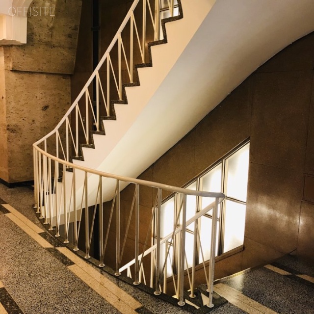 虎ノ門実業会館(本館) 階段